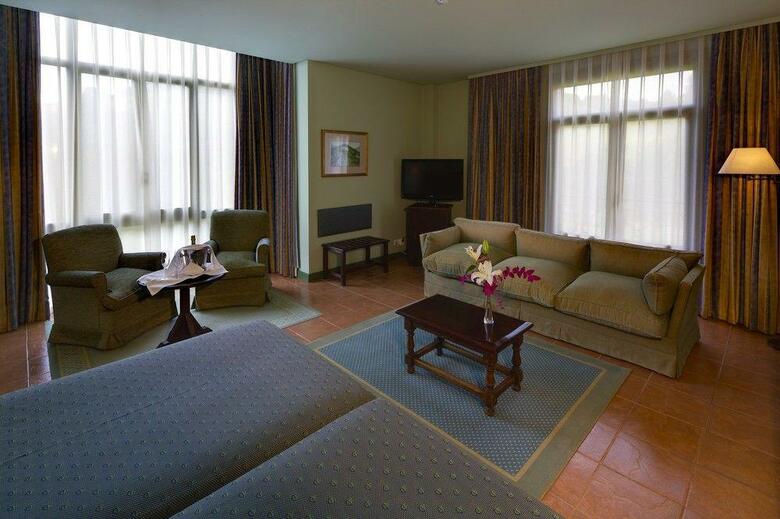 Hotel Parador De Cangas