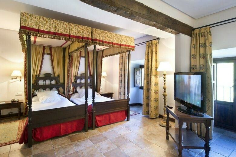 Hotel Parador De Cangas