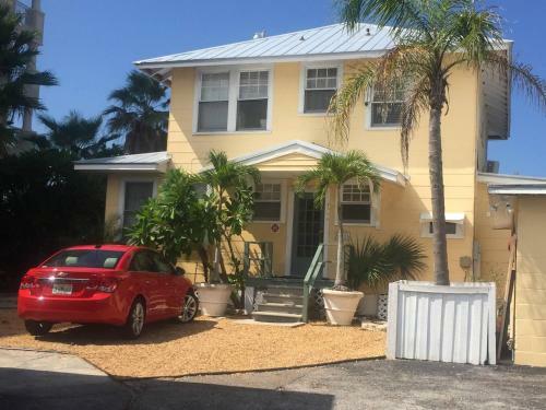 Apartamentos Sun N Fun Beachfront Vacation Rentals