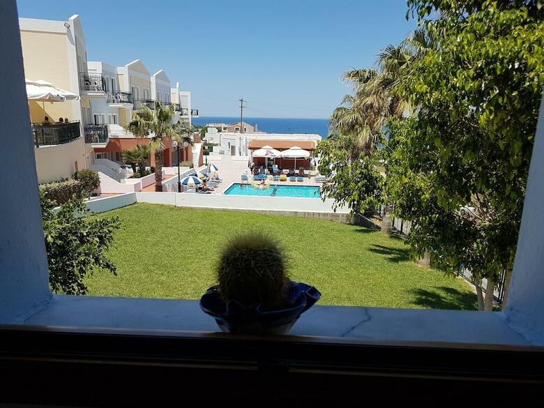 Apartments Camari Garden Hotel