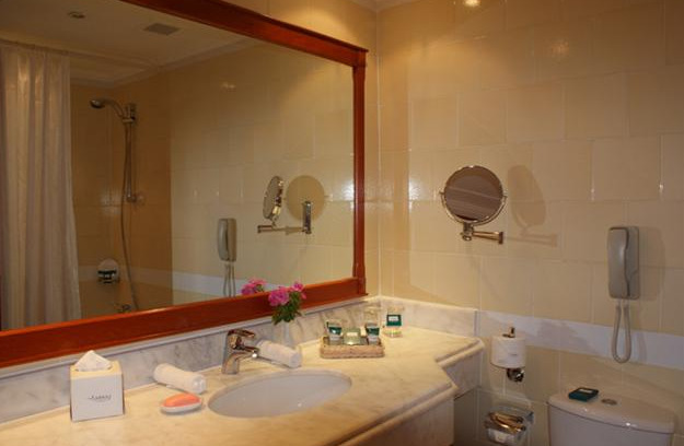 Hotel Amwaj Oyoun Resort & Spa
