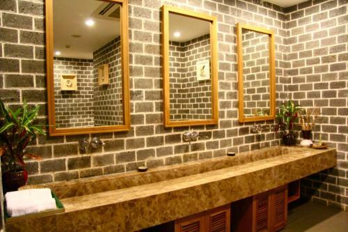 Hotel Aroma Beach Resort And Spa