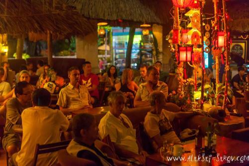Hotel Joe's Cafe & Garden Resort