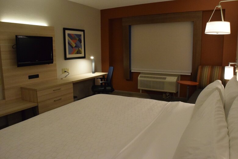Holiday Inn Express Hotel & Suites Rochester Webster