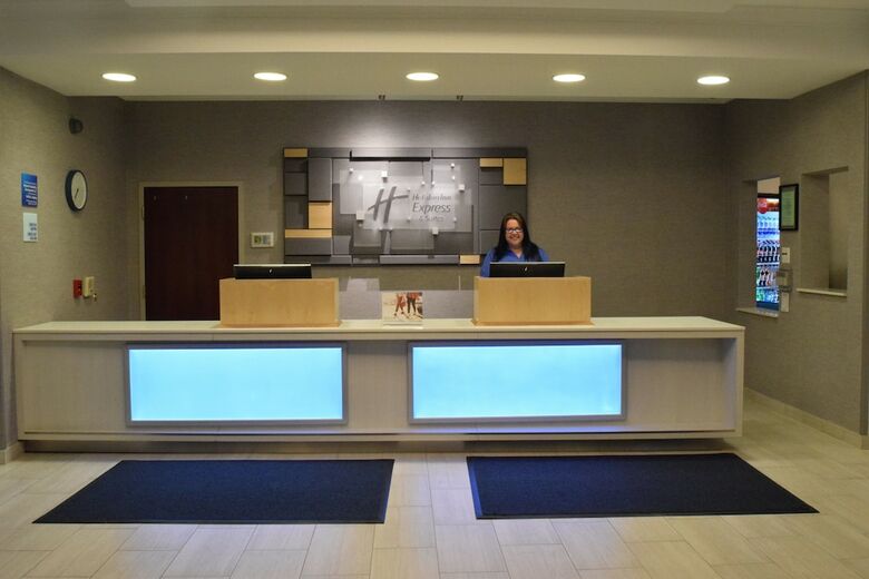 Holiday Inn Express Hotel & Suites Rochester Webster