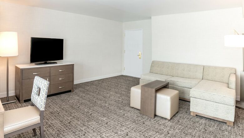 Hotel Embassy Suites Phil/valley For