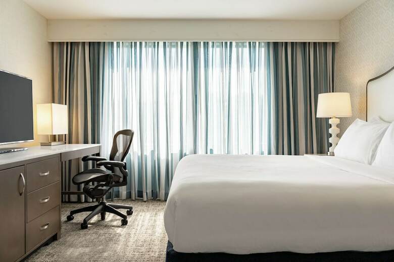 Hotel Embassy Suites Phil/valley For