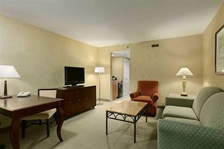 Hotel Embassy Suites Phil/valley For