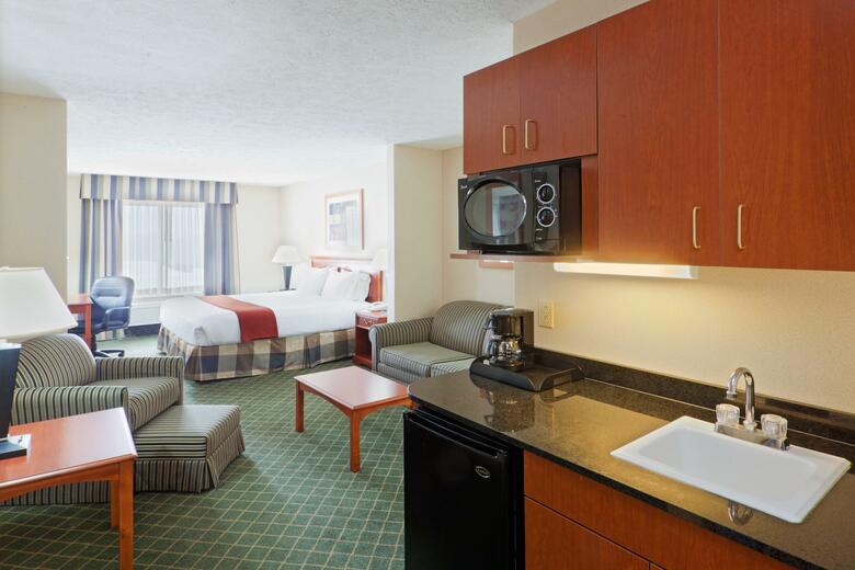 Holiday Inn Express Hotel & Suites Kent State University