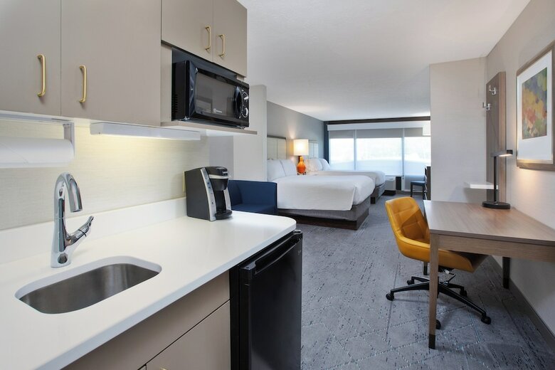 Holiday Inn Express Hotel & Suites Kent State University