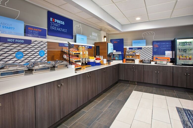 Holiday Inn Express Hotel & Suites Kent State University