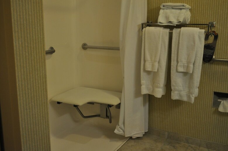 Holiday Inn Express Hotel & Suites Kent State University