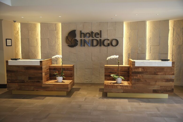 Hotel Indigo Naperville Riverwalk