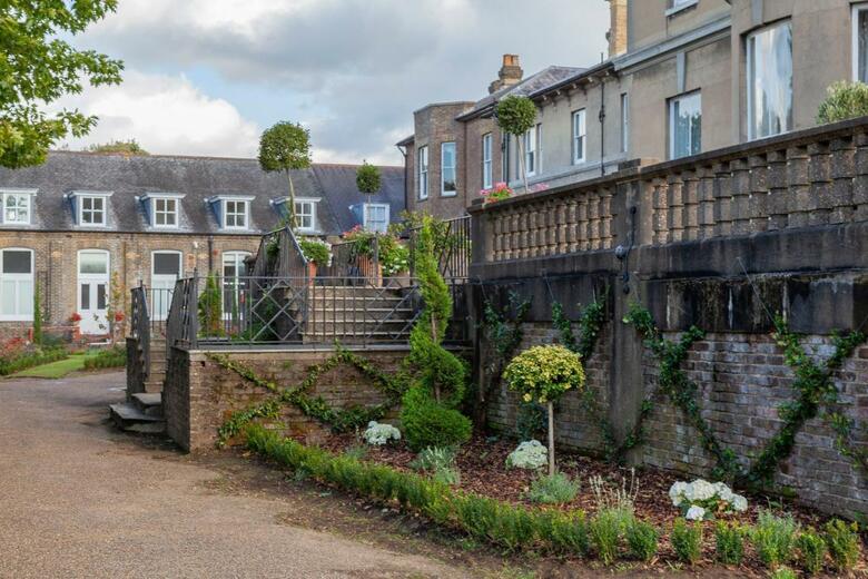 Oatlands Park Hotel