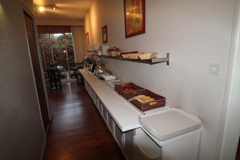 Hostal Adonis Lyon Est Artys H�tel