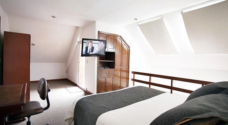 Hotel Cora 96 Street Suites
