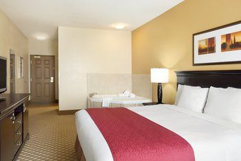 Hotel Country Inn And Suites
