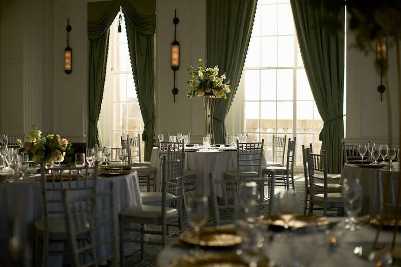 Renaissance St. Louis Grand & Suites Hotel
