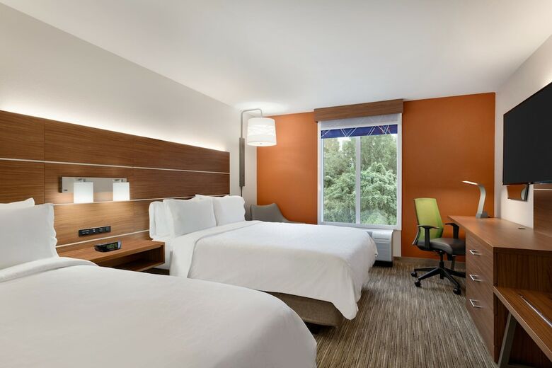 Holiday Inn Express Hotel & Suites Auburn