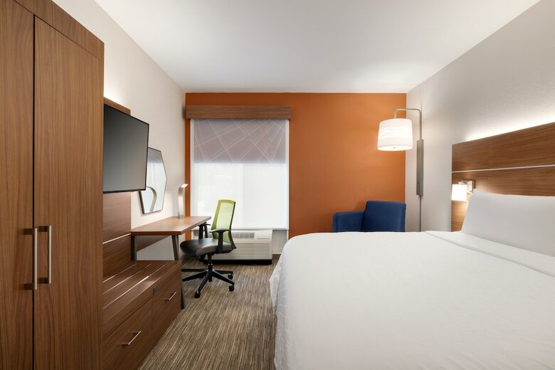 Holiday Inn Express Hotel & Suites Auburn