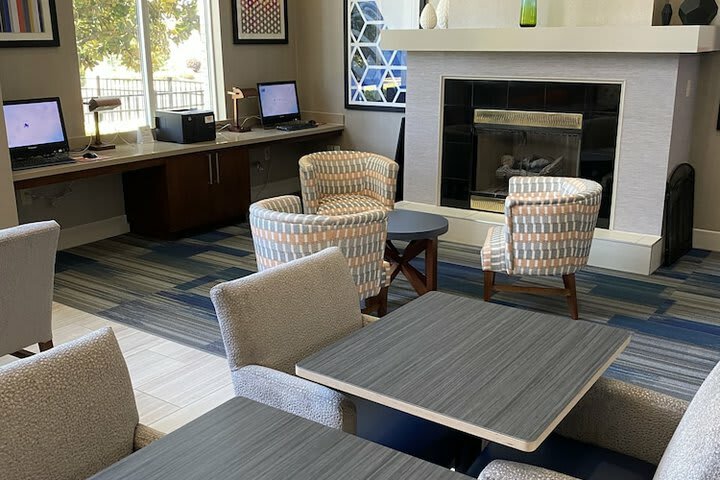 Holiday Inn Express Hotel & Suites Auburn