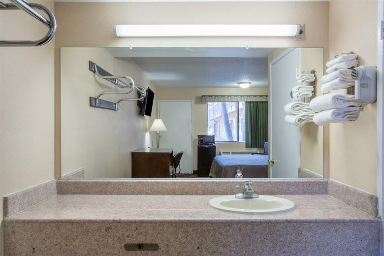 Hotel Super 8 By Wyndham Upland Ontario Ca