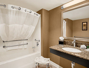 Ramada Plaza Fargo Hotel And C