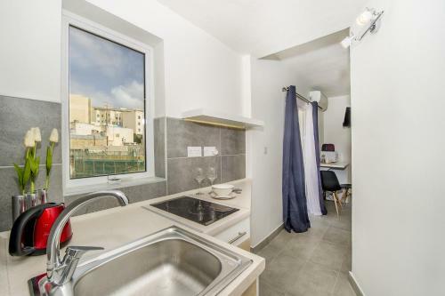 Studio Apartments, Theoria Travel