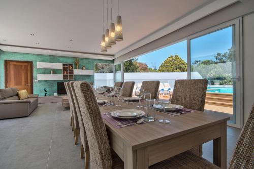 Carob Hills - Villa Blu