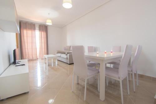 Apartamentos Completos Playa Suite A Carlos III
