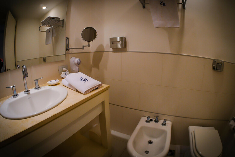 Elegance Hotel