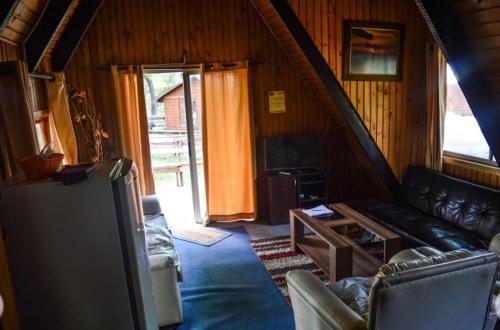 Albergue Hostal Y Caba�as Los �irres