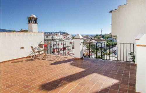 Five-bedroom Holiday Home In Almunecar