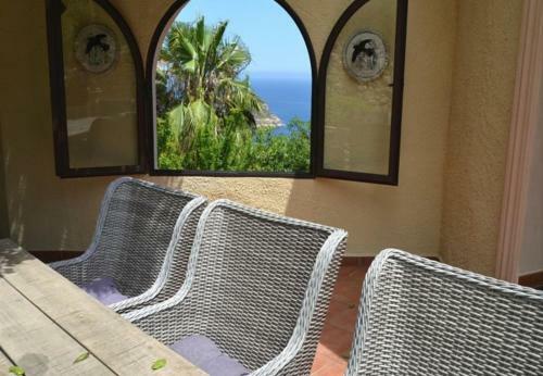 Xabia Chalet Sleeps 8 Pool