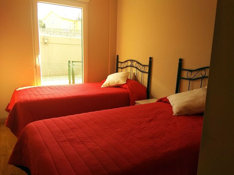 Apartamentos Playa De Las Catedrales 3000