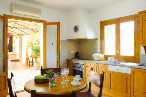 Cas Concos Villa Sleeps 10 Pool Air Con