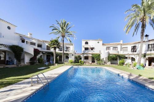 Denia Apartment Sleeps 4 Pool Air Con