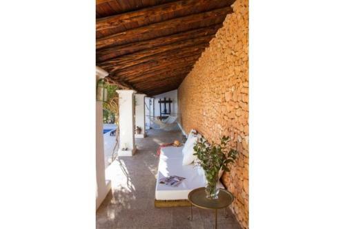 Ibiza Town Villa Sleeps 9 Pool Air Con Wifi