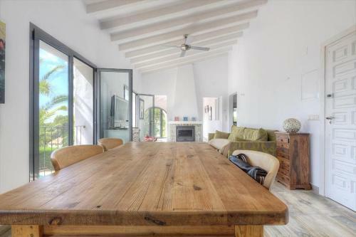 Balcon Al Mar 6 Pax
