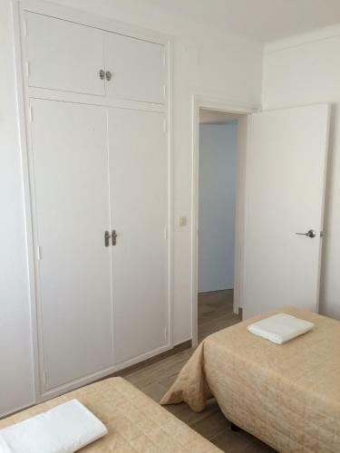 Villa Montserrat 2-st. Mart� D'emp.