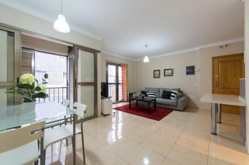Pineda Apartments