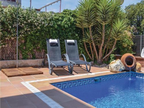 Four-bedroom Holiday Home In Lloret De Mar