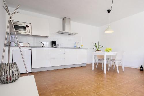 Apartamento Pe�as Blancas