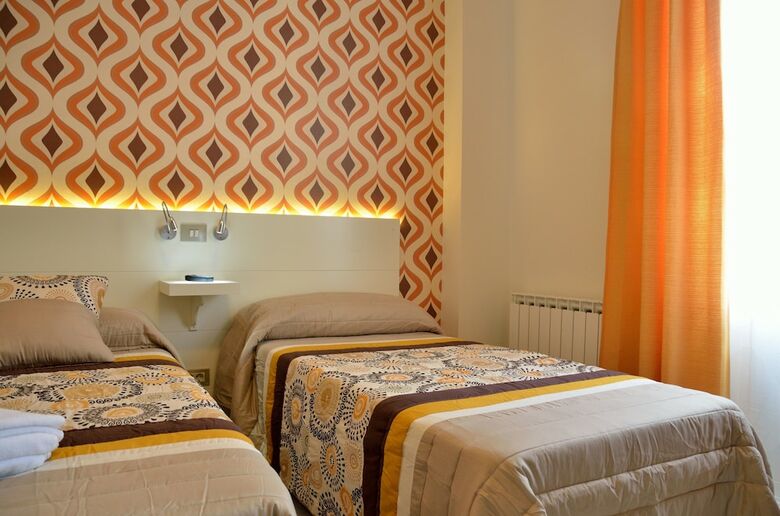 Albergue Far Home Plaza Mayor