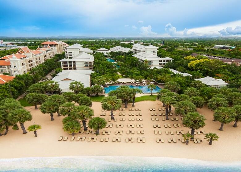 Hotel Ravindra Beach Resort And Spa