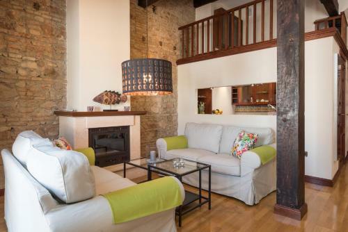 Two-bedroom Apartment With Terrace Pastor