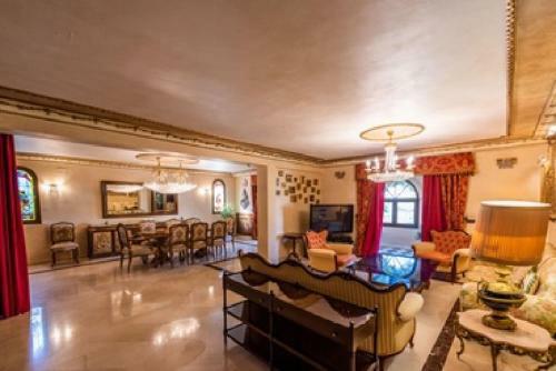 Villa With Pool Near The Beach