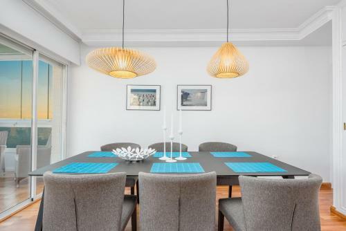 Three-bedroom Apartment With View Charlie