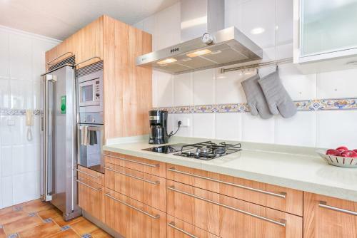 Three-bedroom Apartment With View Charlie