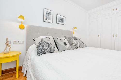 Three-bedroom Apartment With View Charlie